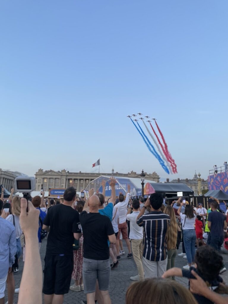 パブリックビューイング会場　飛行機