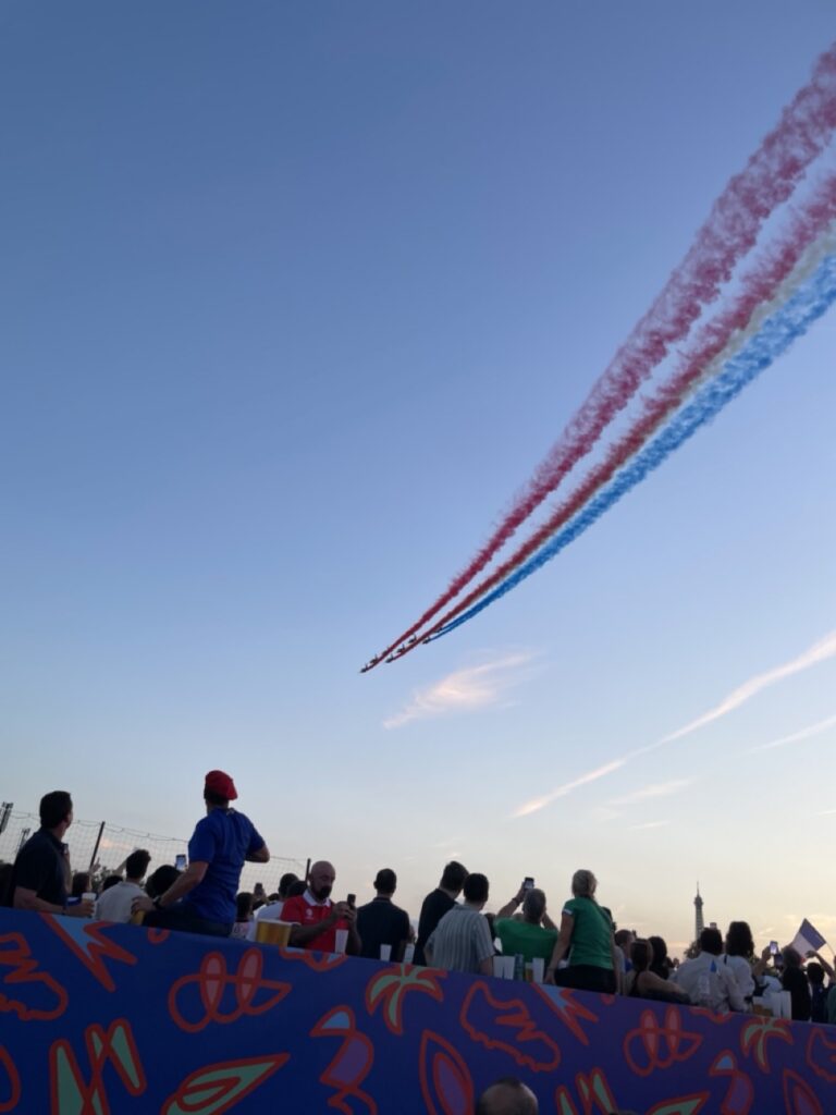 パブリックビューイング会場　飛行機