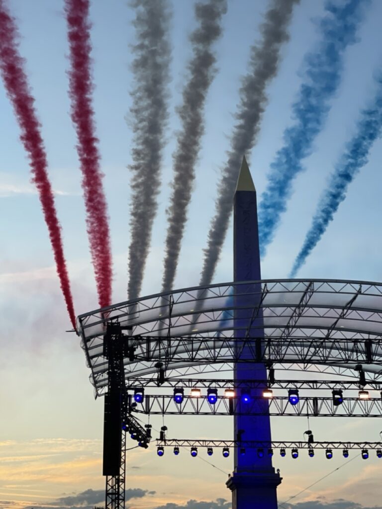 パブリックビューイング会場　飛行機