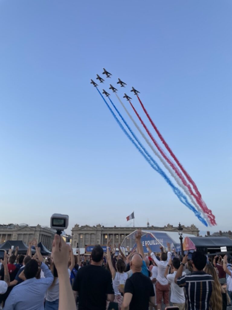 パブリックビューイング会場　飛行機