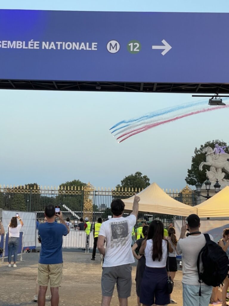 パブリックビューイング会場　飛行機